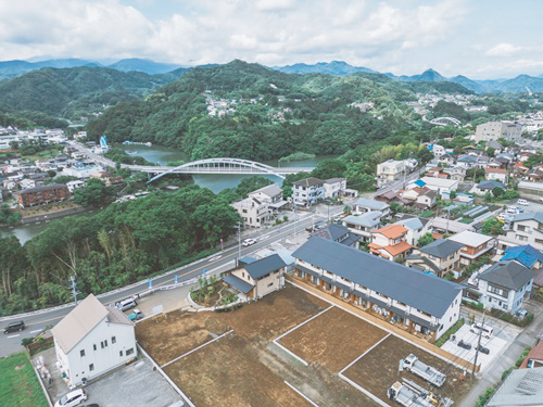 創和建設・もう一つのモデルハウス『明日（あした）の家』上棟！